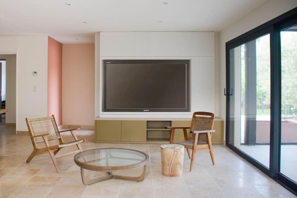 Villa Des Jacinthes Tarascon Eksteriør billede