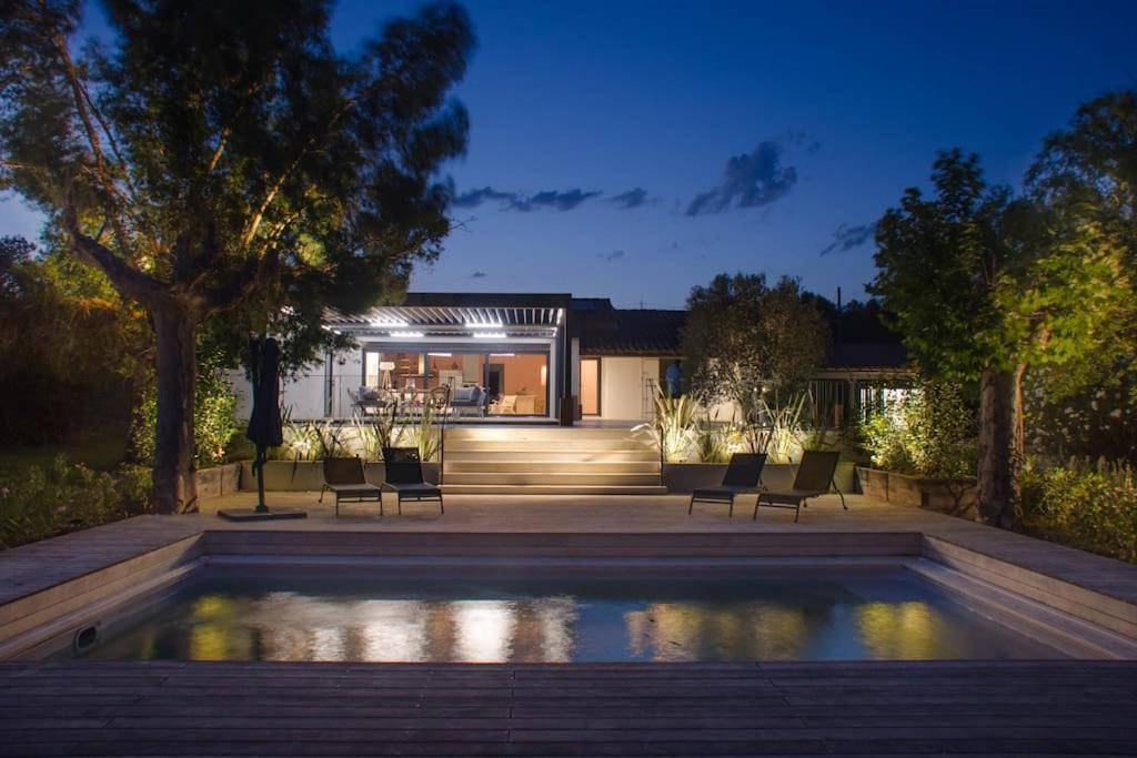 Villa Des Jacinthes Tarascon Eksteriør billede